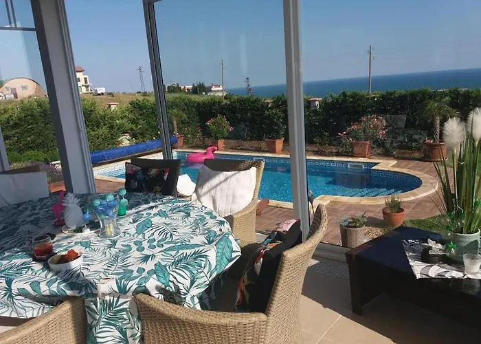 Bellerose Villa Bozhurets